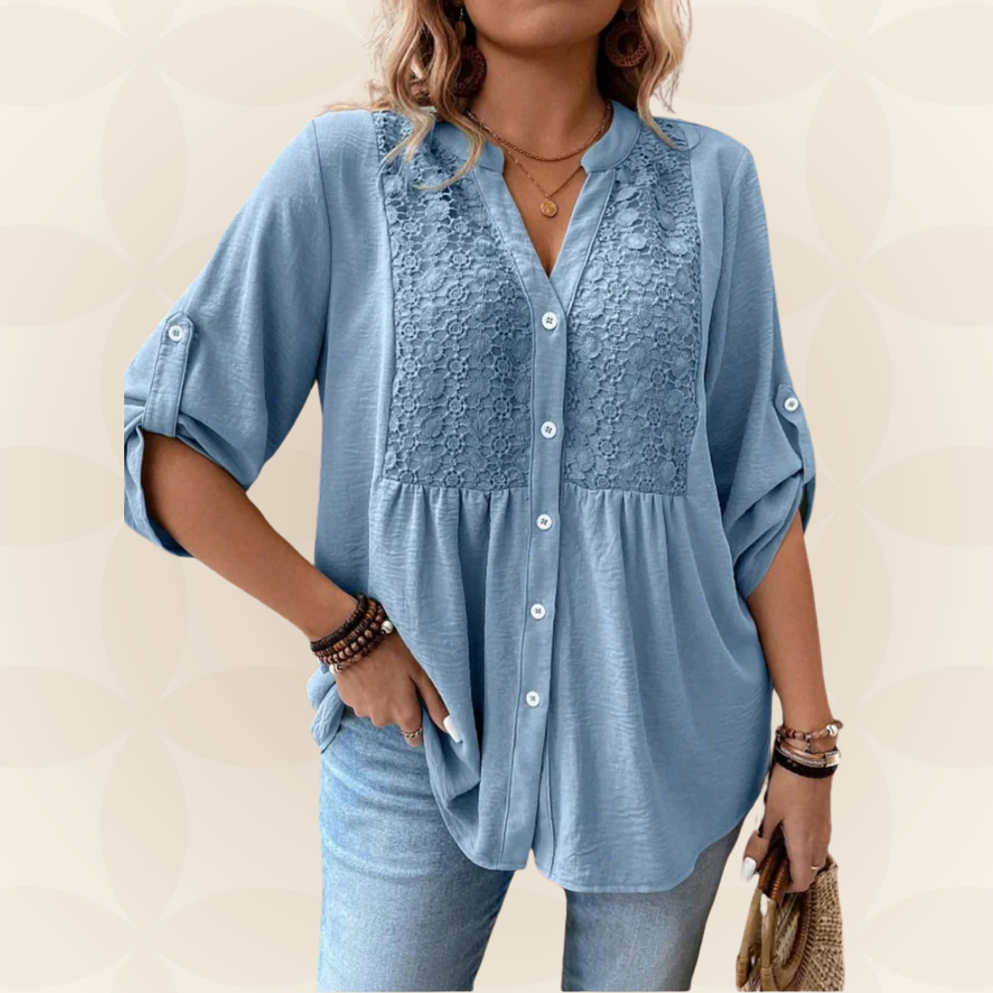 Renate – Blouse met V-hals en knopen