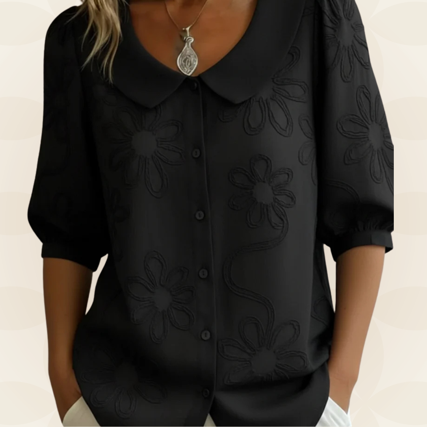 Jeanet – Blouse geborduurde bloemen