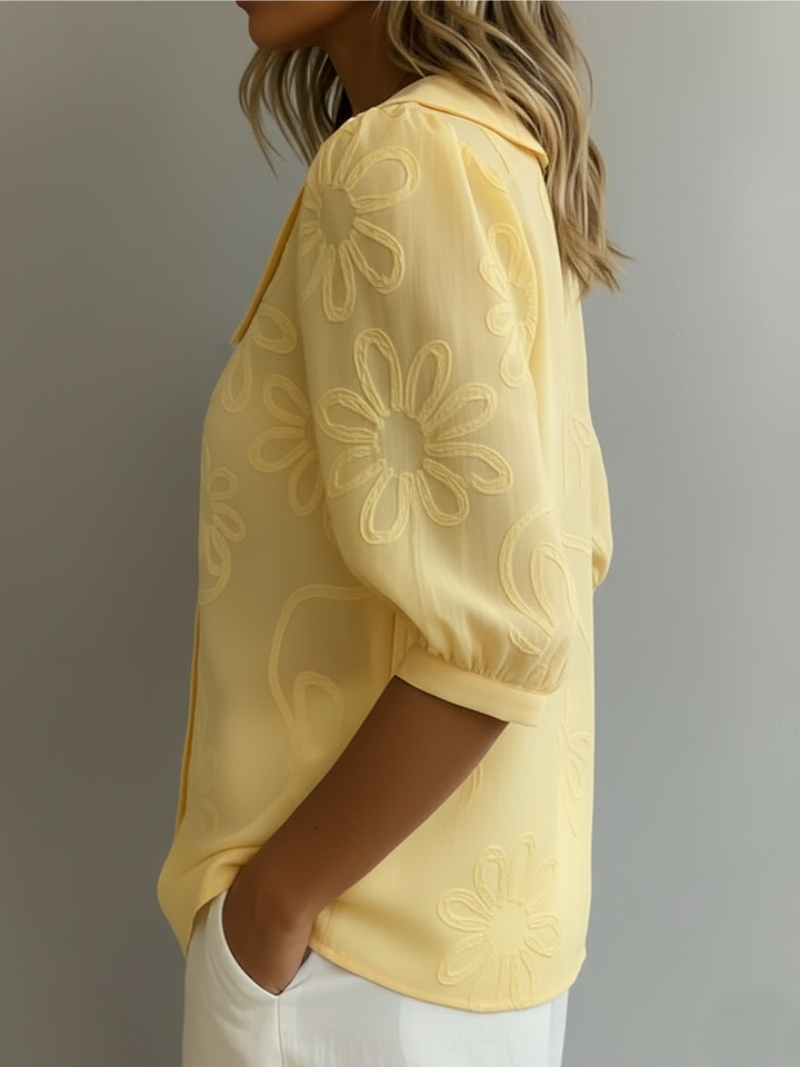 Jeanet – Blouse geborduurde bloemen