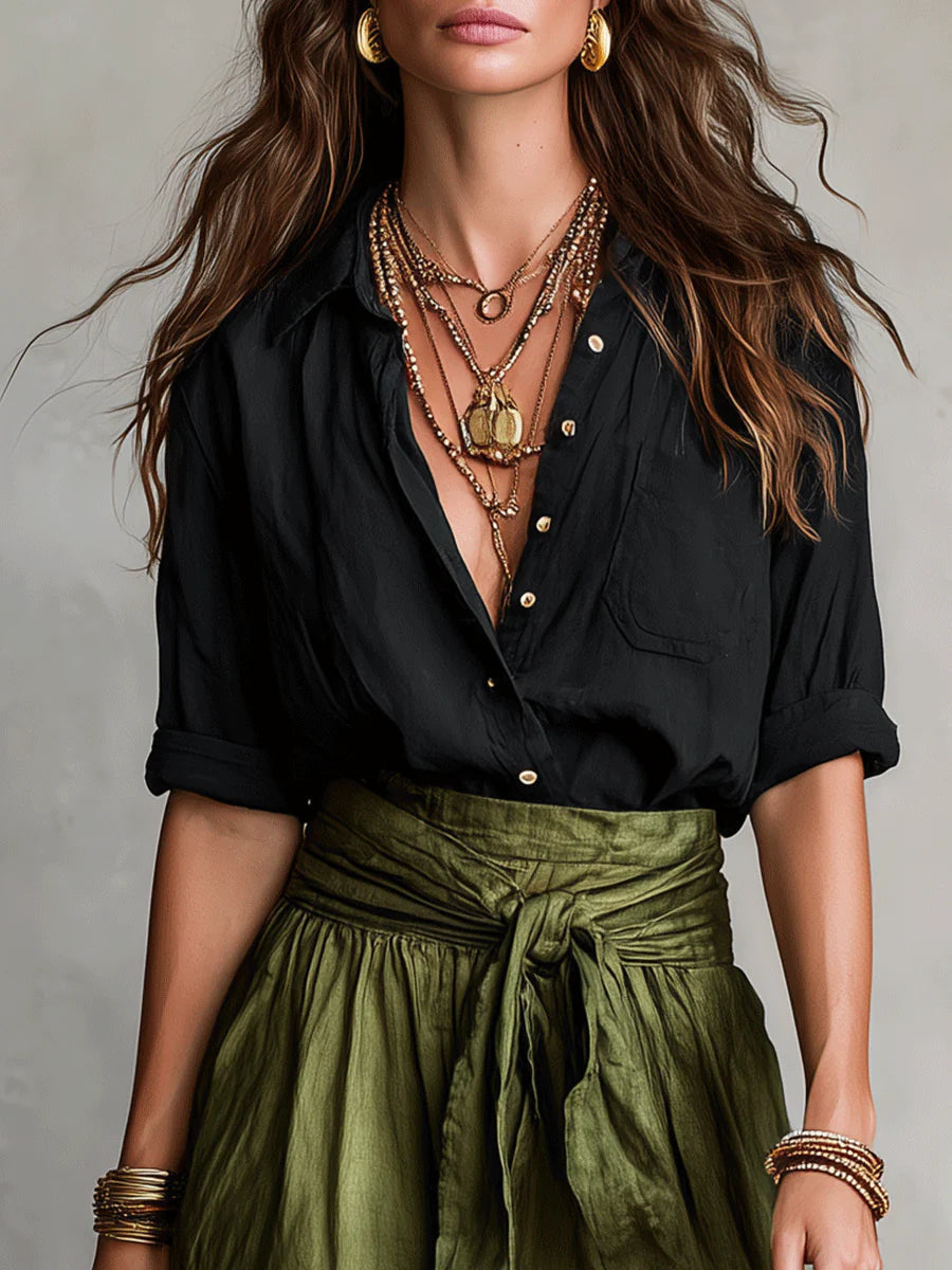 Vera – Set van twee delen: zwarte blouse en olijfgroene midi-rok