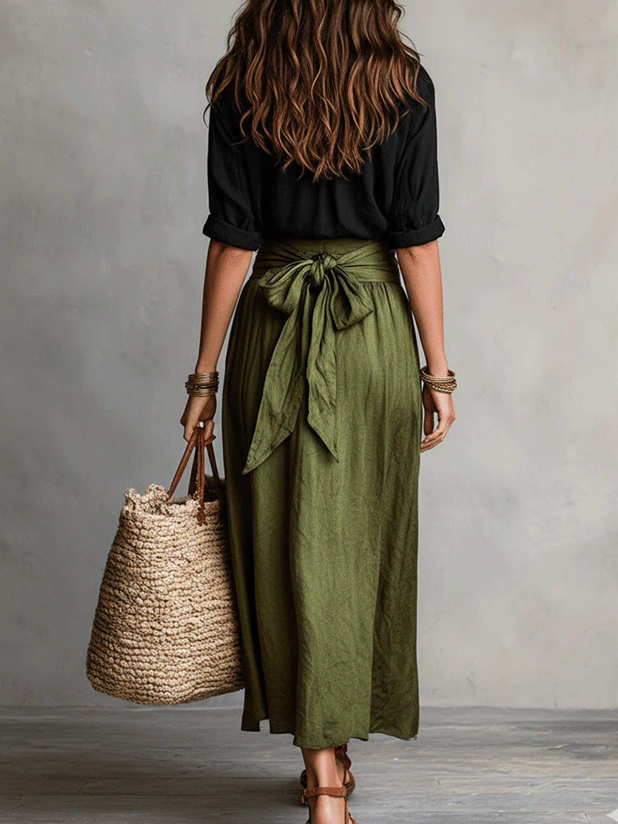 Vera – Set van twee delen: zwarte blouse en olijfgroene midi-rok